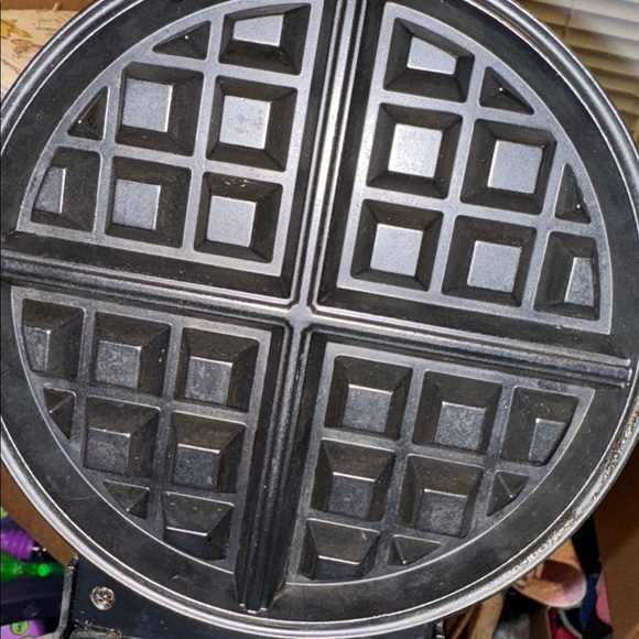 Waring Professional Restaurant WMK300 Belgian Waffle Maker, Brushed Stainless - Picture 13 of 17